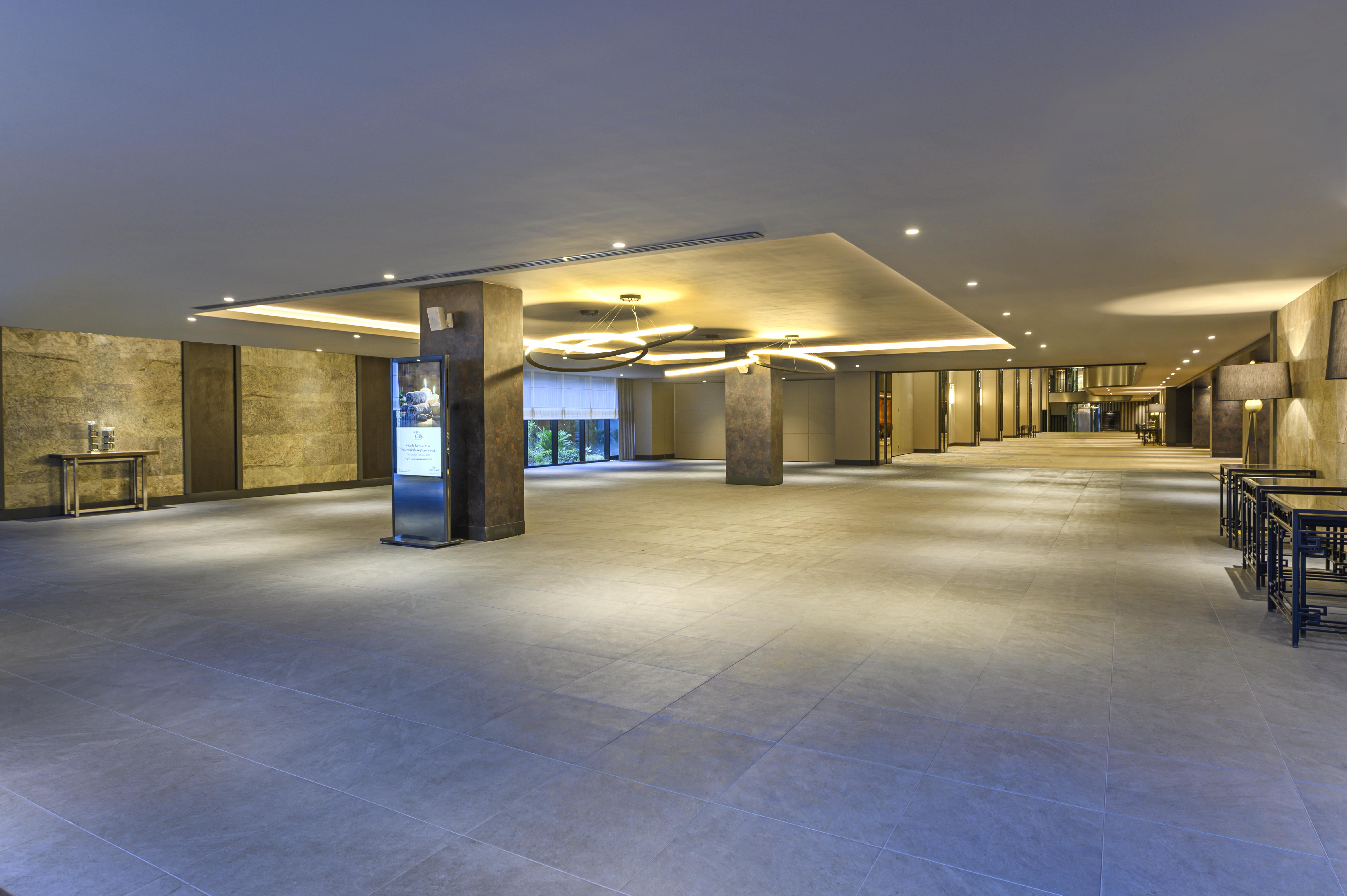Hotel Elite World Grand Sapanca Exterior foto The lobby of the hotel