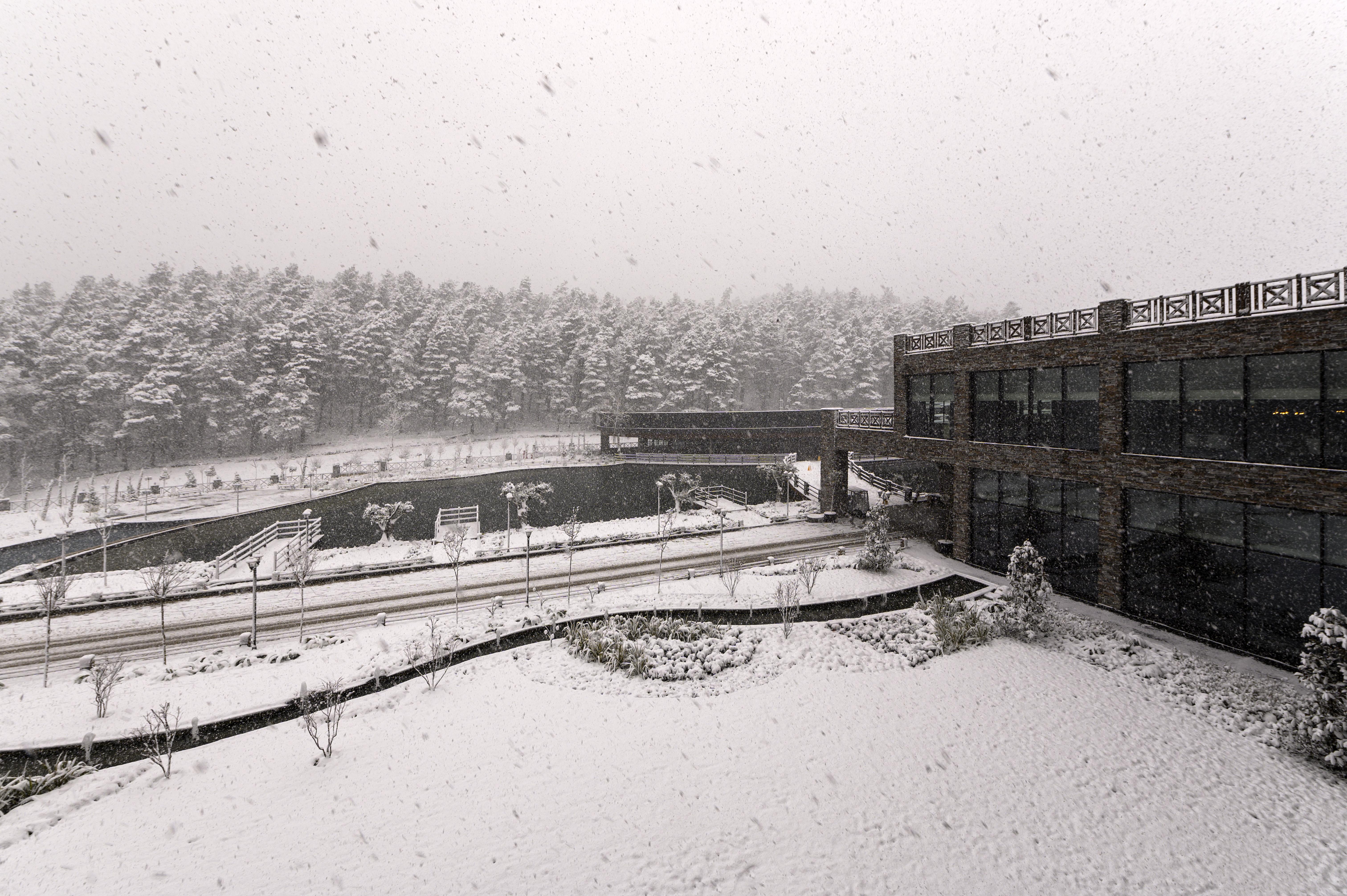 Hotel Elite World Grand Sapanca Exterior foto Snow at the University of New Mexico